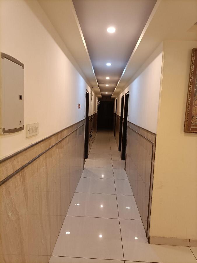 Airport Hotel Breeze Yeni Delhi Dış mekan fotoğraf