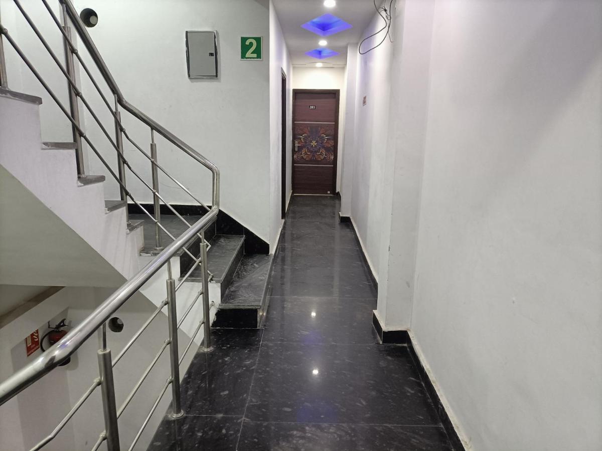 Airport Hotel Breeze Yeni Delhi Dış mekan fotoğraf